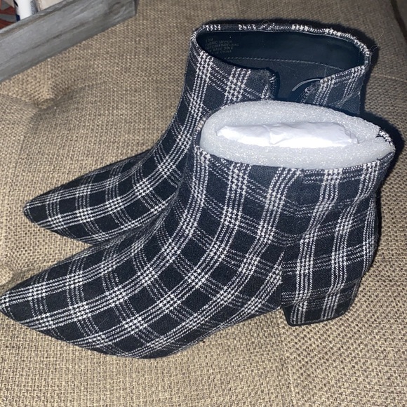 Alex Marie Tionna Plaid Booties - Picture 2 of 3